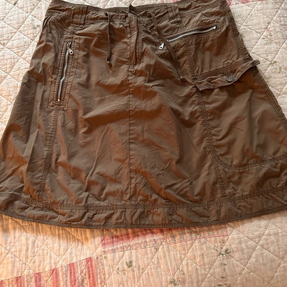 Part Two utility cargo style multiple pockets and zippers- new or like new - Picture 13 of 14